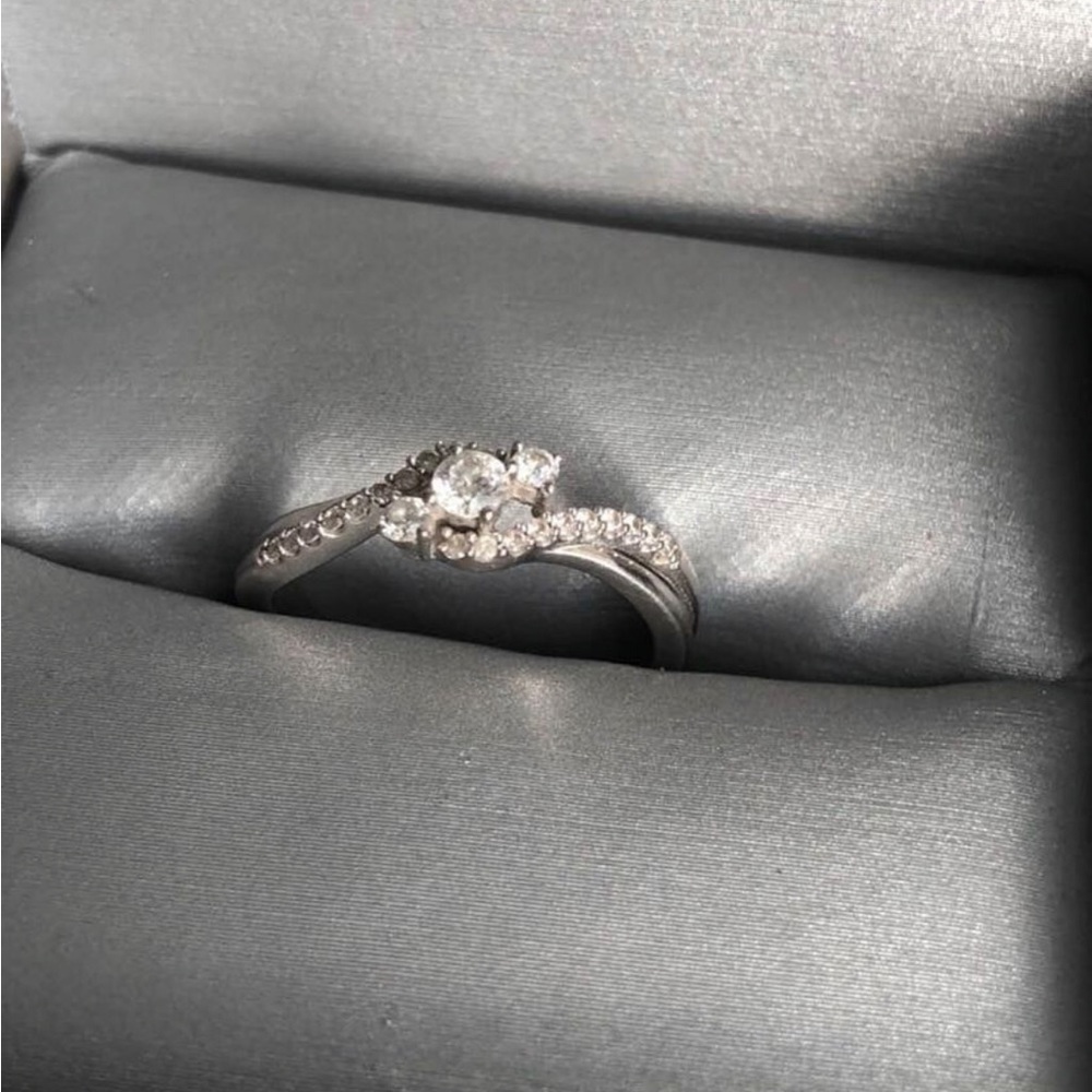 10 karat white gold engagement/promise ring